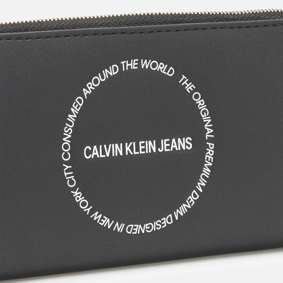Calvin Klein Jeans Women's Sculpted Large Zip Around Purse - Black