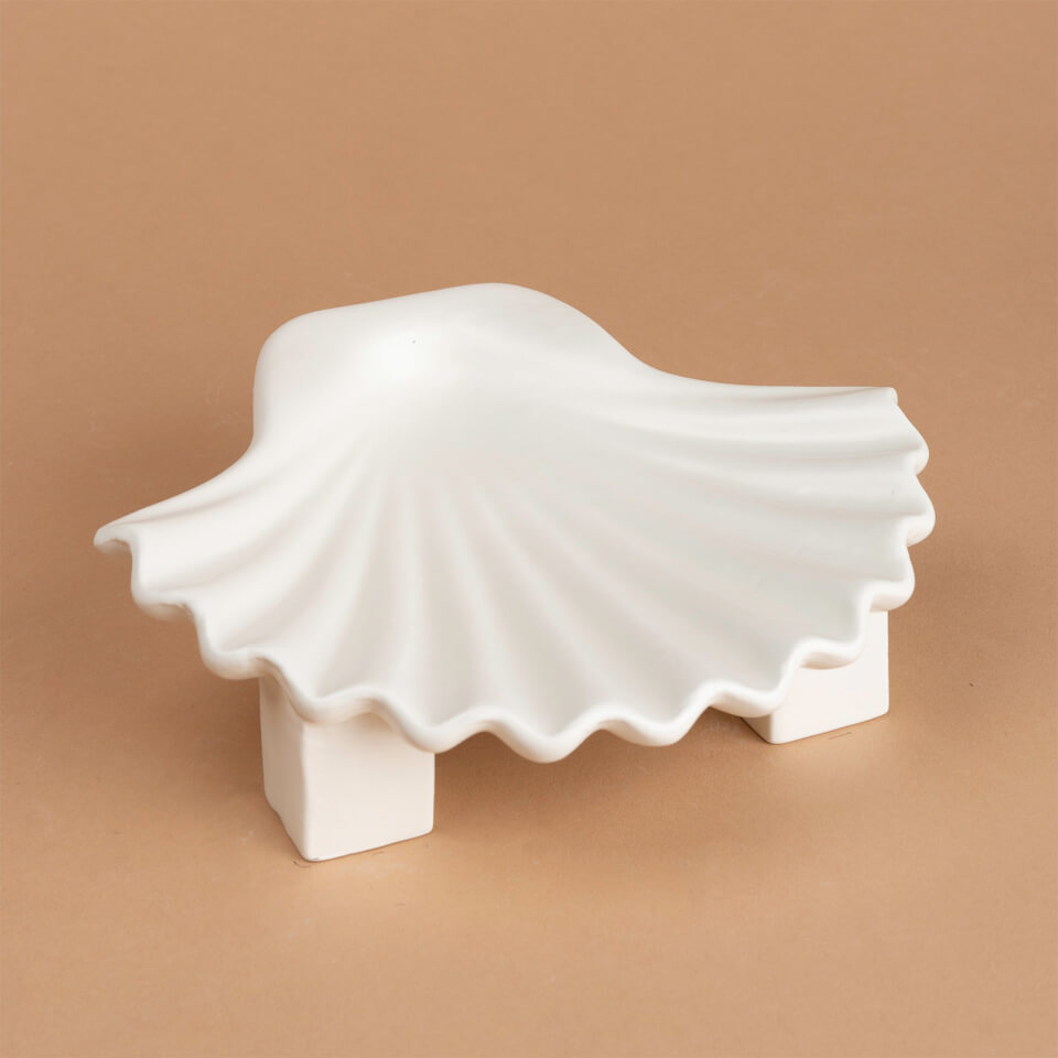 Los Objetos Decorativos Seashell Plate - White