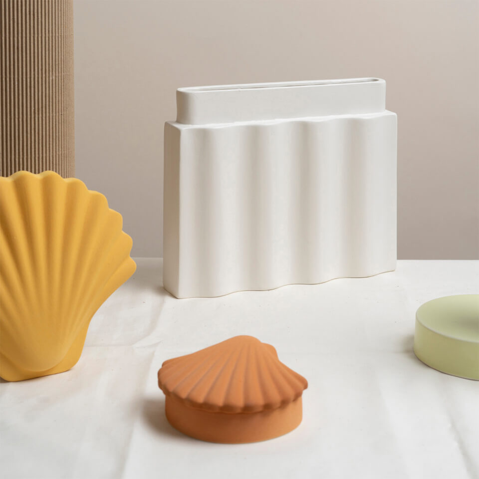Los Objetos Decorativos Seashell Vase - Ecru