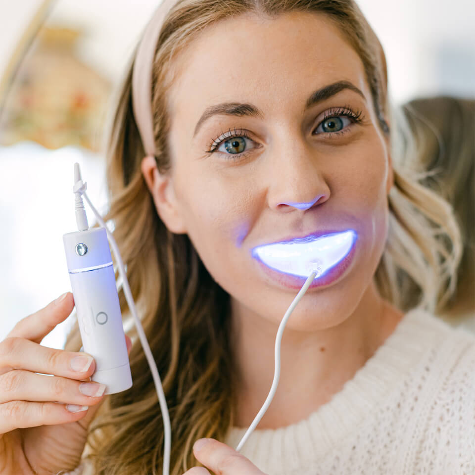 GLO Science GLO Lit Teeth Whitening Device Tech Kit with Bluetooth