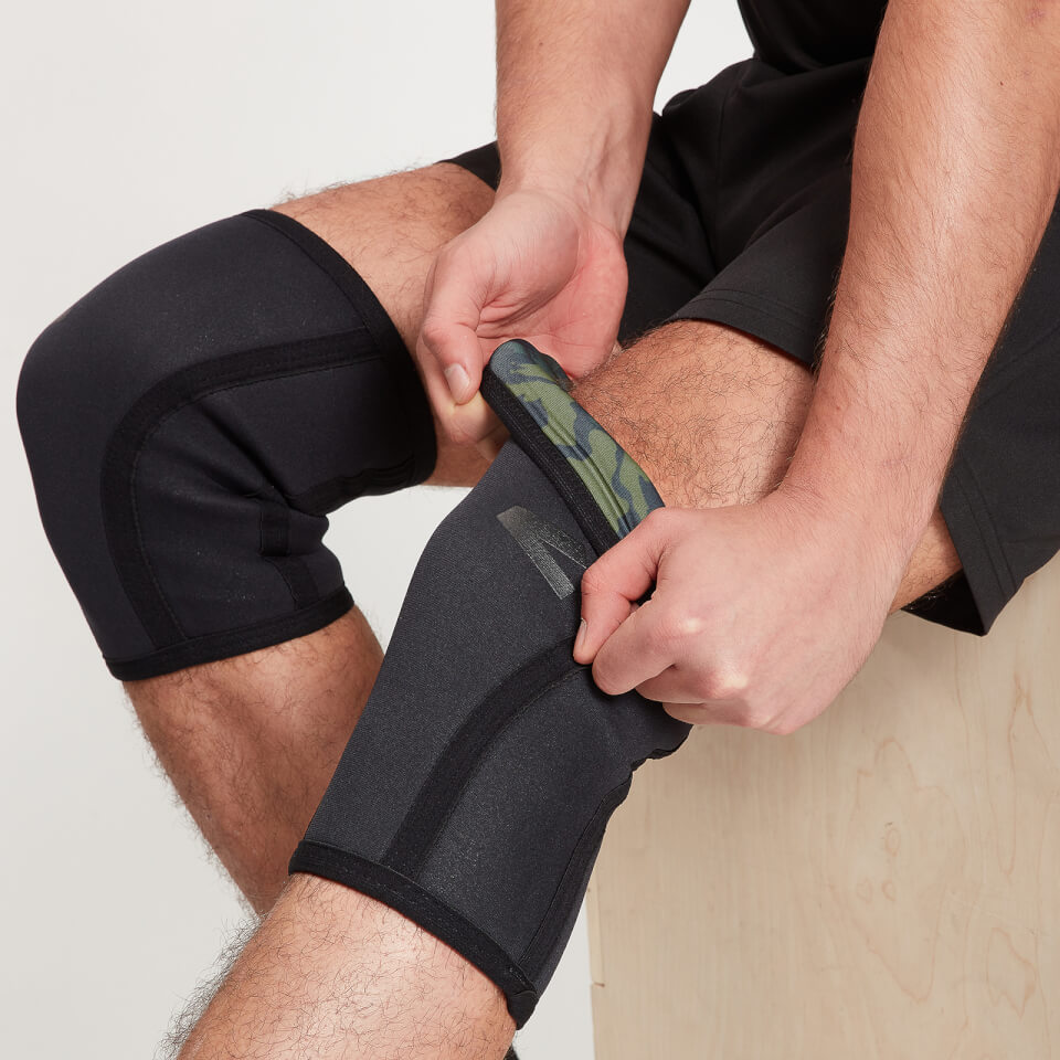 MP Unisex Adapt Compression Knee Sleeve Pair- Black