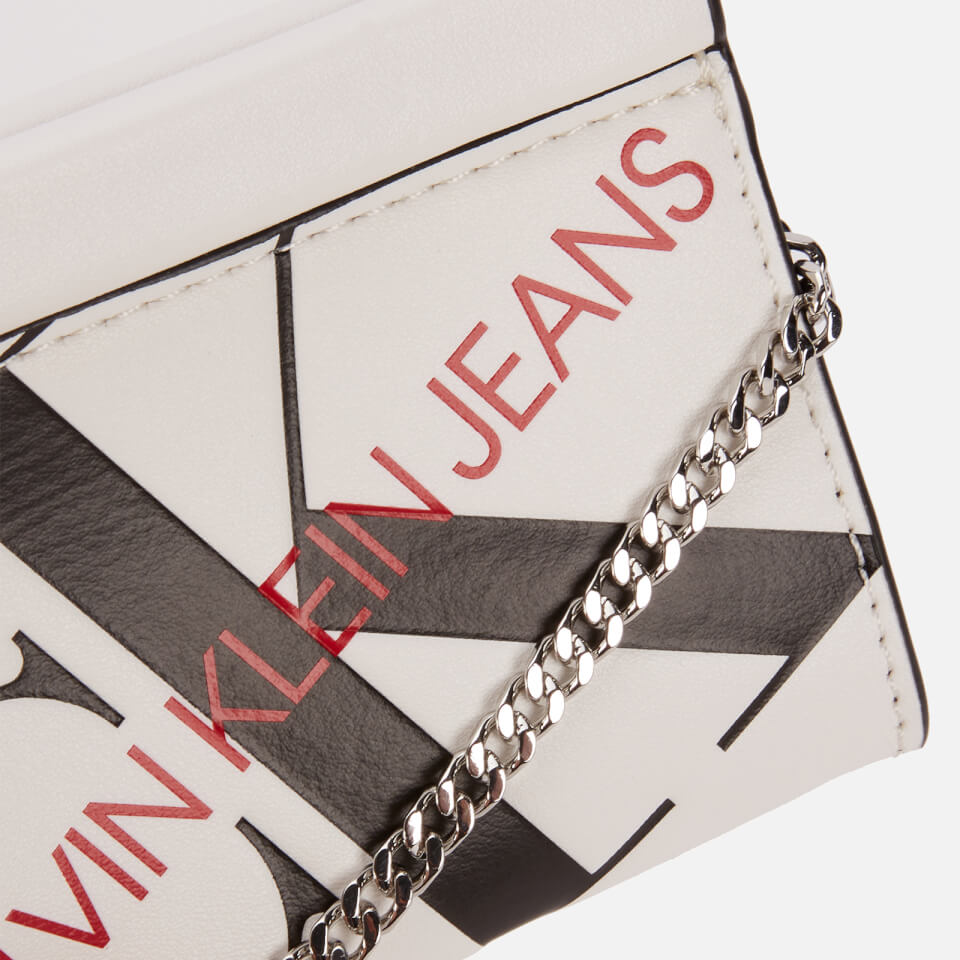 Calvin Klein Jeans Women's Logo Chain Cardcase Cross Body Bag - Bright White