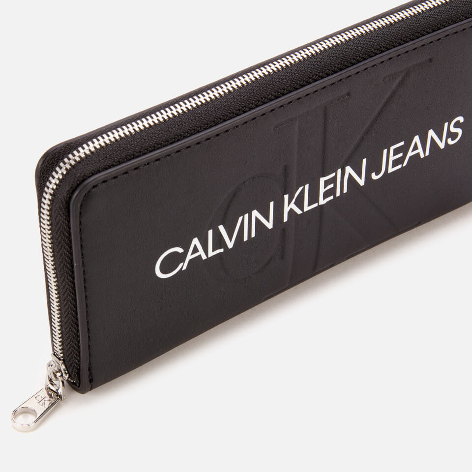 Calvin Klein Jeans Women's Zip Around Wallet - Black