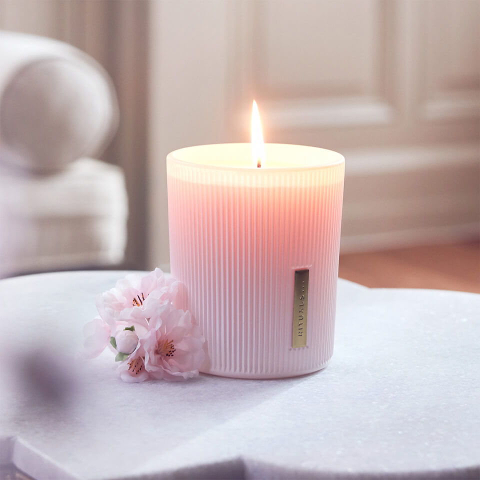 Rituals CHERRY BLOSSOM & RICE MILK SCENTED CANDLE - FLORAL - THE RITUAL OF  SAKURA - 290G - Duftkerze - - 