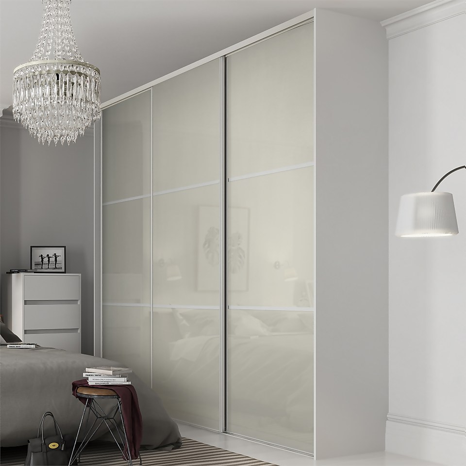 Linear Sliding Wardrobe Door 3 Panel Arctic White Glass with Silver Frame (W)914mm