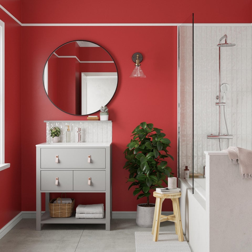 Dulux Matt Emulsion Paint Pepper Red - 2.5L | Homebase