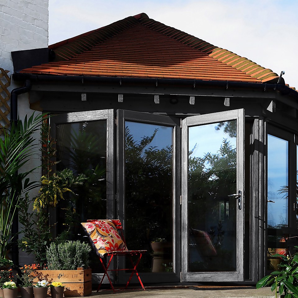 Sadolin Extra Durable Woodstain Ebony 2.5L Homebase