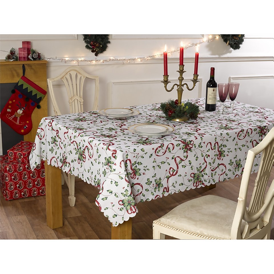 9 Piece Holly Table Linen Set
