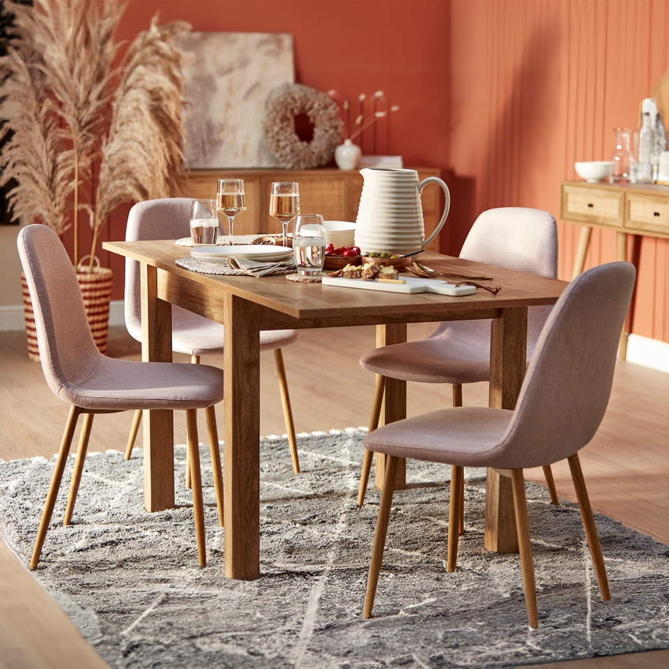 Kubu 4 6 Seater Extending Dining Table Homebase