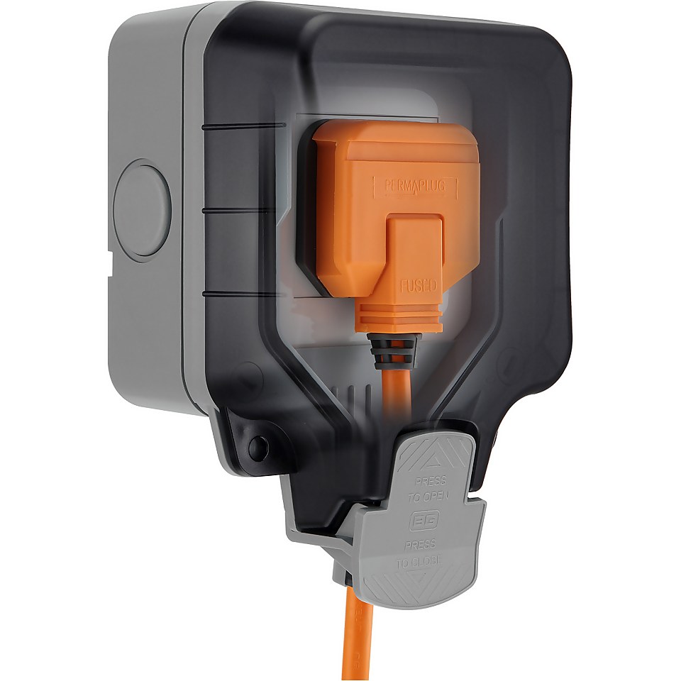BG 13 Amp 1 Gang Unswitched Weatherproof Socket IP66 Rated Grey/Black