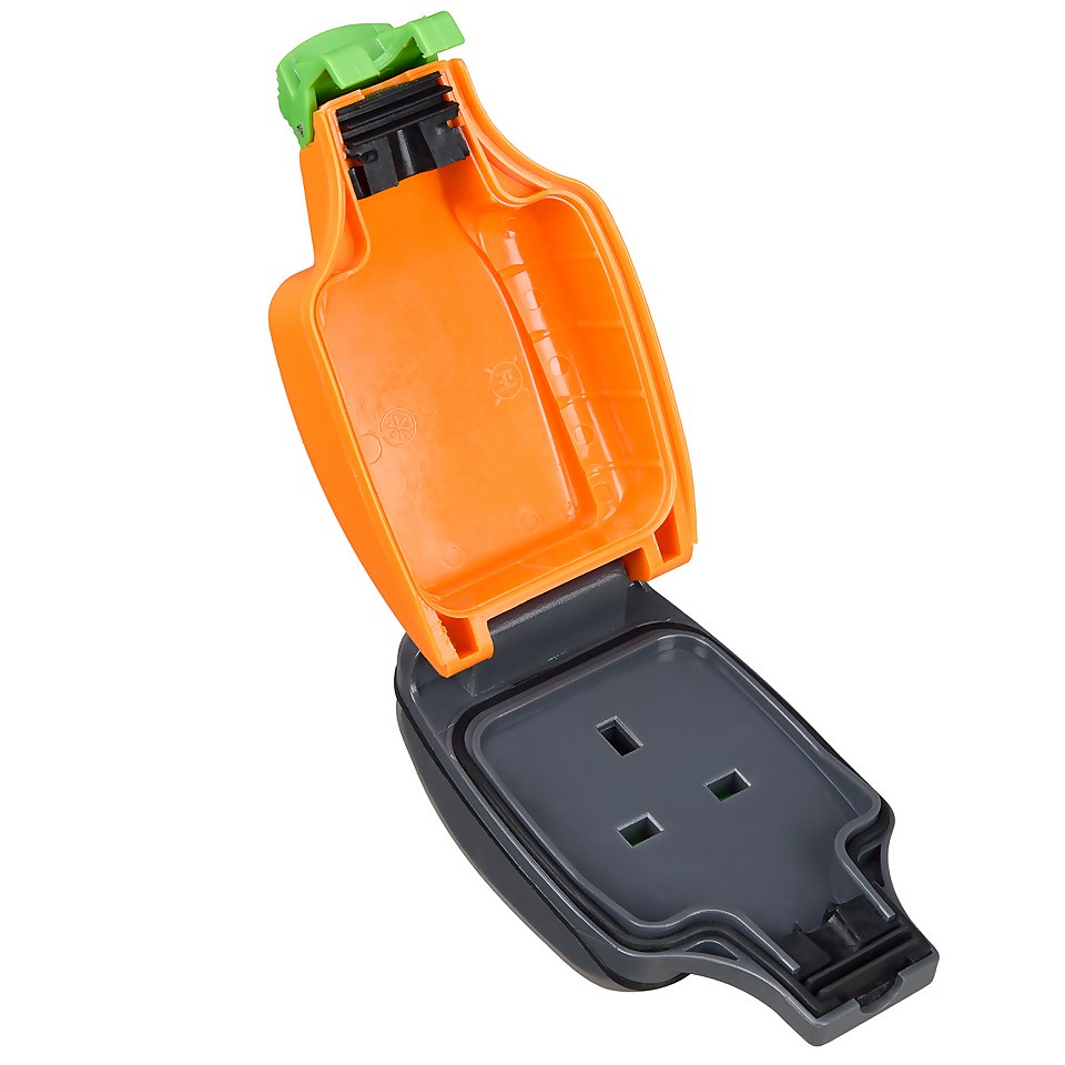 Masterplug Rewirable IP Rated Socket Orange