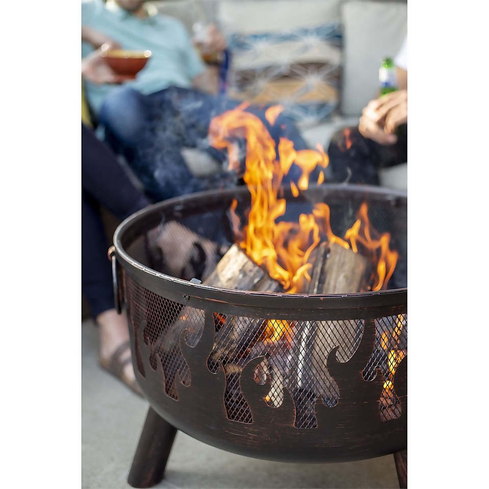 La Hacienda Wildfire Steel Fire Bowl with Grill