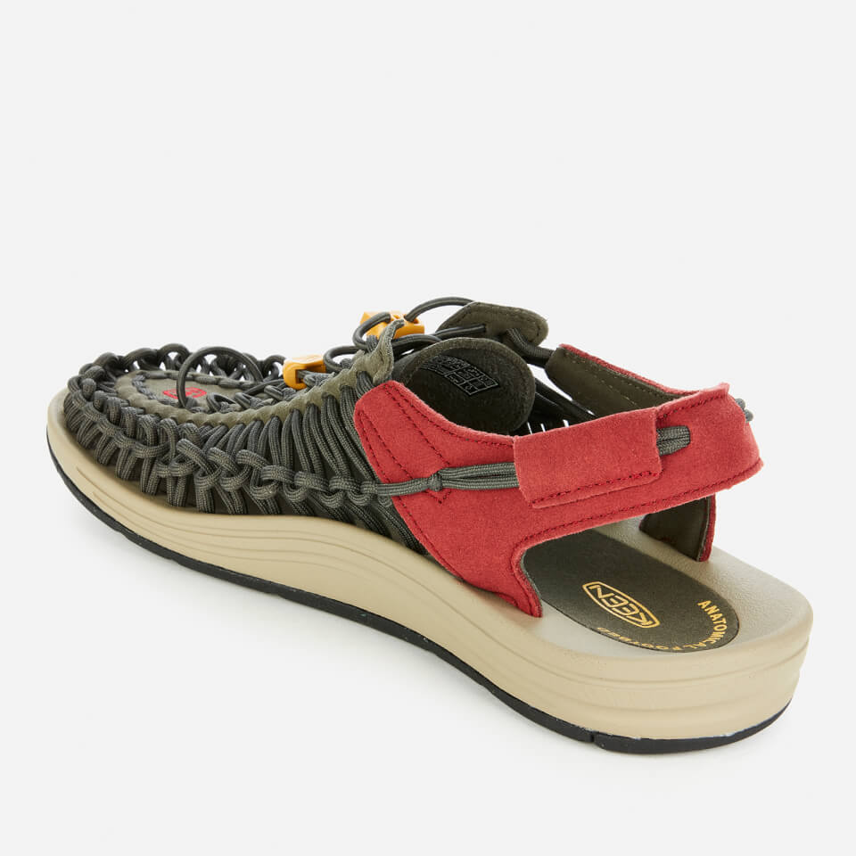 【メール便送料無料対応可】 Night/Red Forest - Sandals Uneek Men's Keen Dahlia 7 UK - 靴