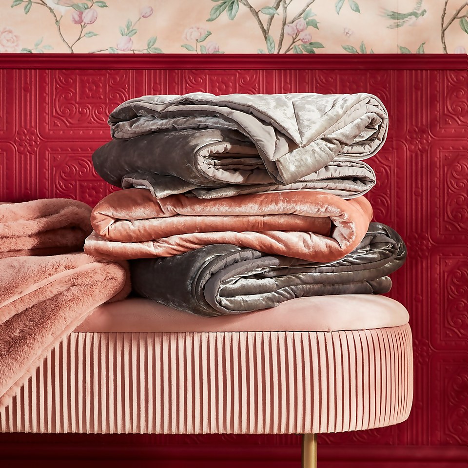 Quilted Crushed Velvet Throw Blush 130x180cm