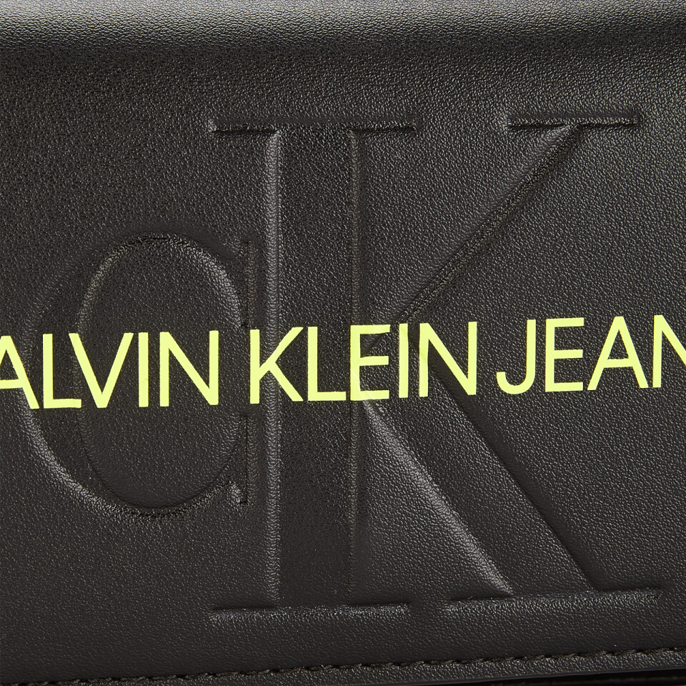 Calvin Klein Jeans Women's Sculpted Mono Phone Crossbody Bag - Black