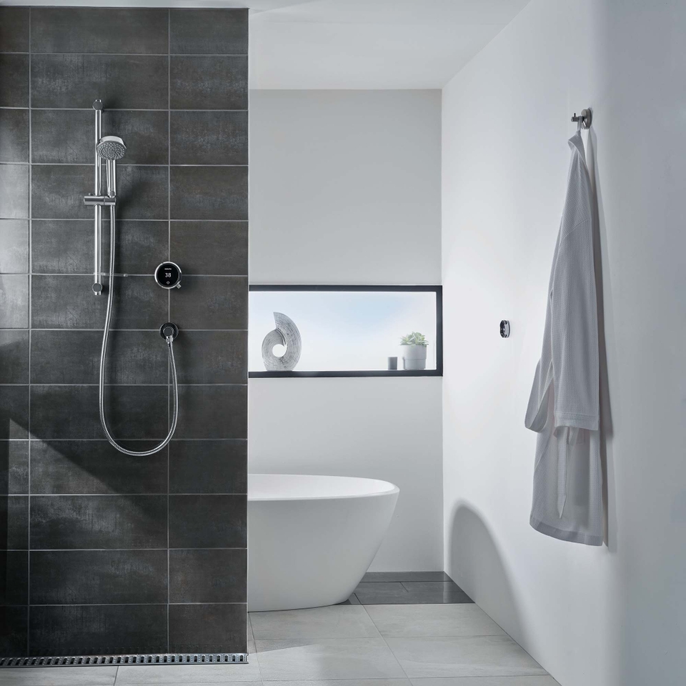 Aqualisa Quartz Touch Concealed Digital Shower - Gravity Pumped