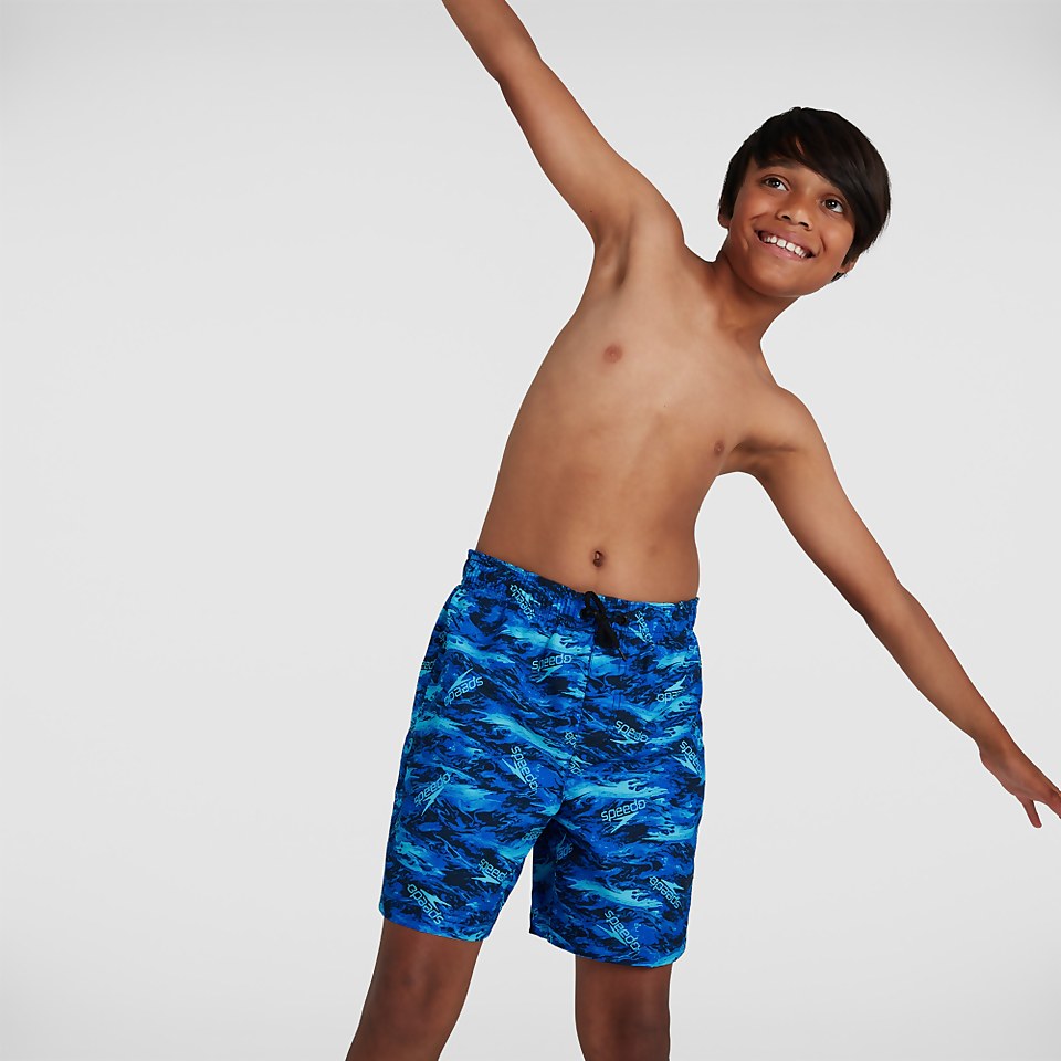 Jungen 15" Badeshorts mit Print in Blau