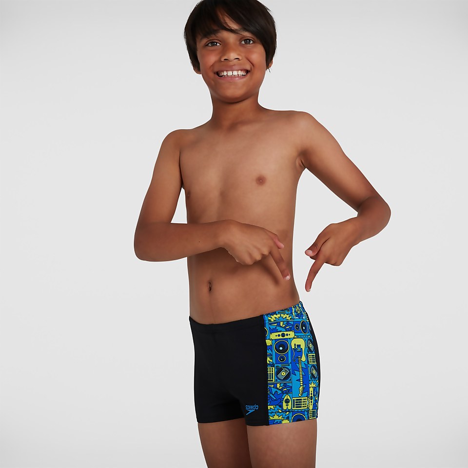 Jungen Allover Panel Aquashorts in Schwarz