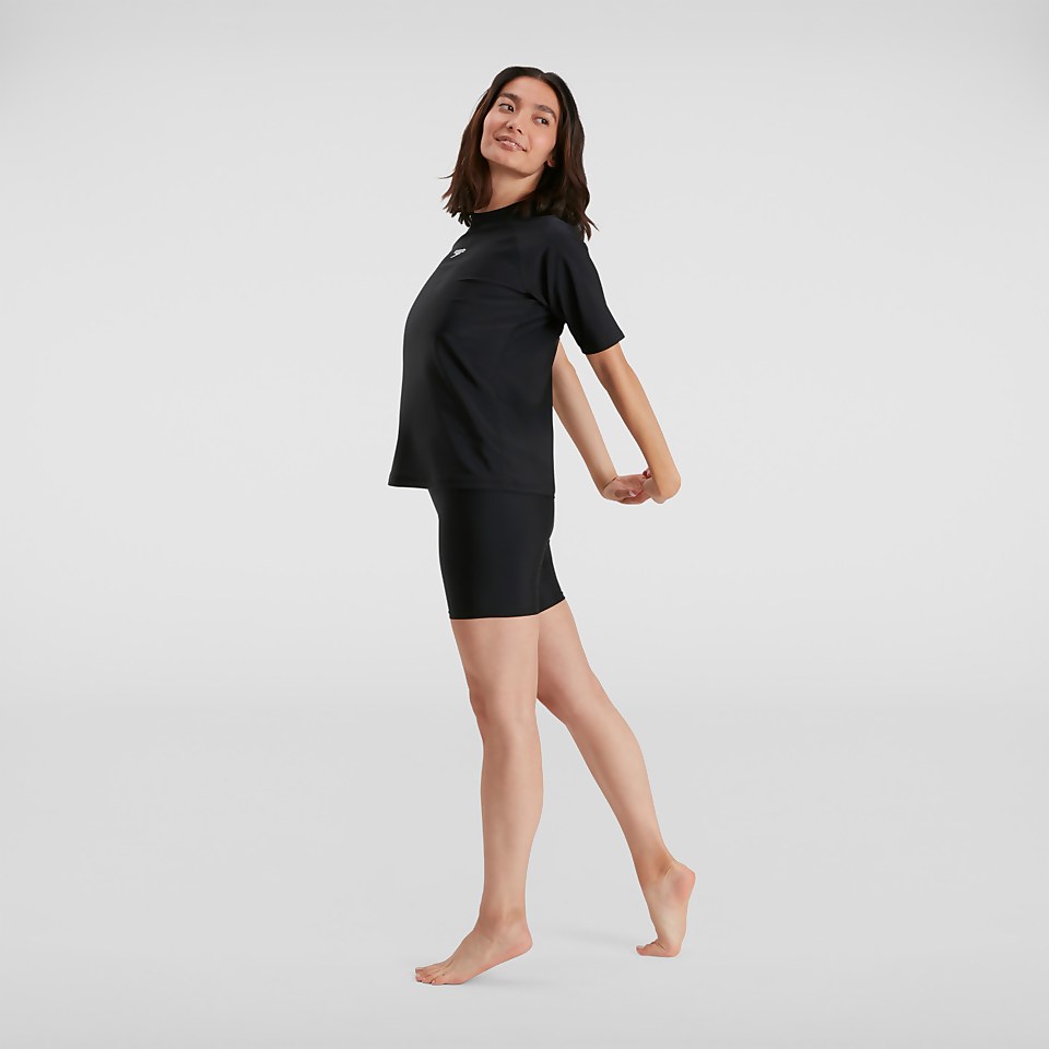 Damen Essential Shorts in Schwarz