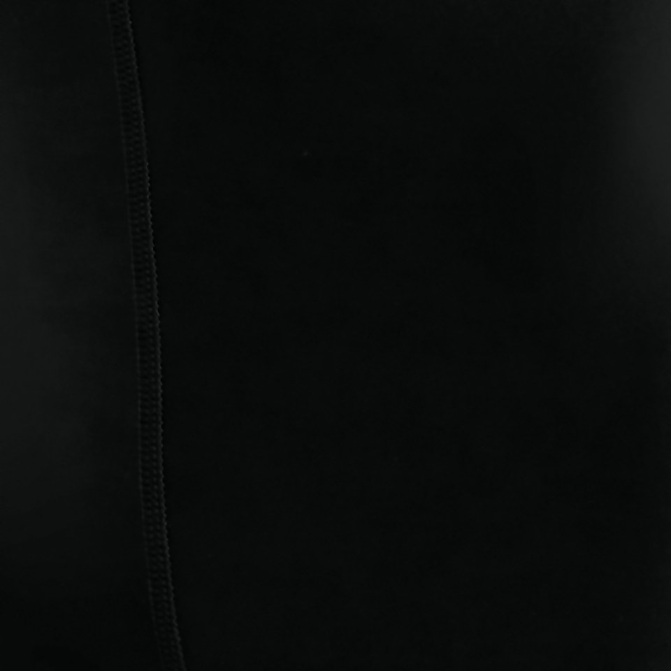 Damen Essential Shorts in Schwarz