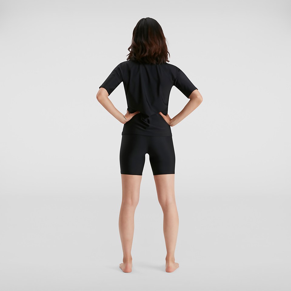 Damen Essential Shorts in Schwarz