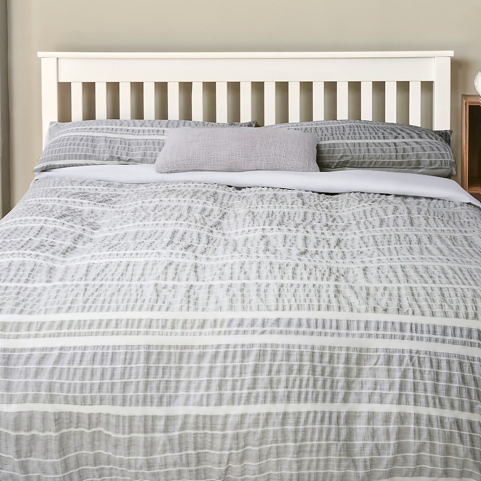 The Willow Manor Easy Care Percale Single Duvet Set Woven Sketchy Stripe