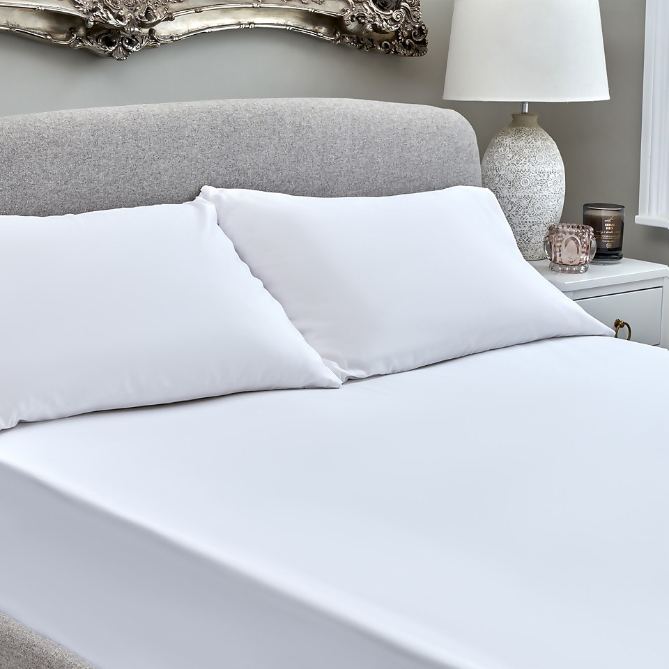 The Willow Manor Egyptian Cotton Sateen 300 Thread Count Single Fitted Sheet - Glacier White