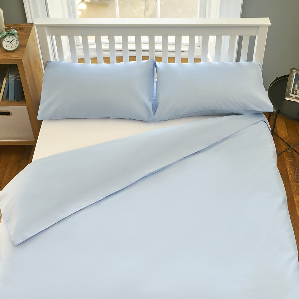 The Willow Manor Easy Care Percale King Duvet Set - Light Blue