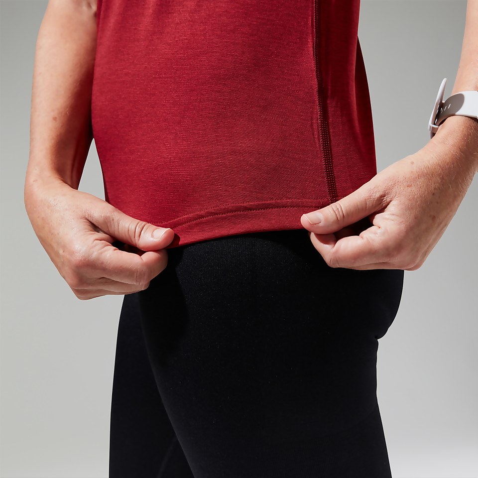 Women's Voyager Tech Tee Super Stretch Crew - Dark Red