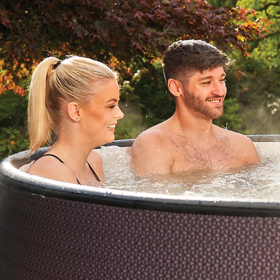 CleverSpa Cornwall 7 Person Drop Stitch Hot Tub & Halo LED Light