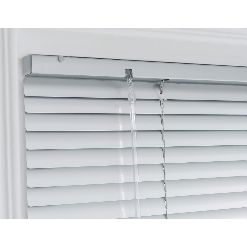 Aluminium Blind Silver 170x160cm Homebase