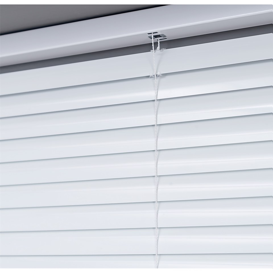 Aluminium Blind White 160x160cm Homebase