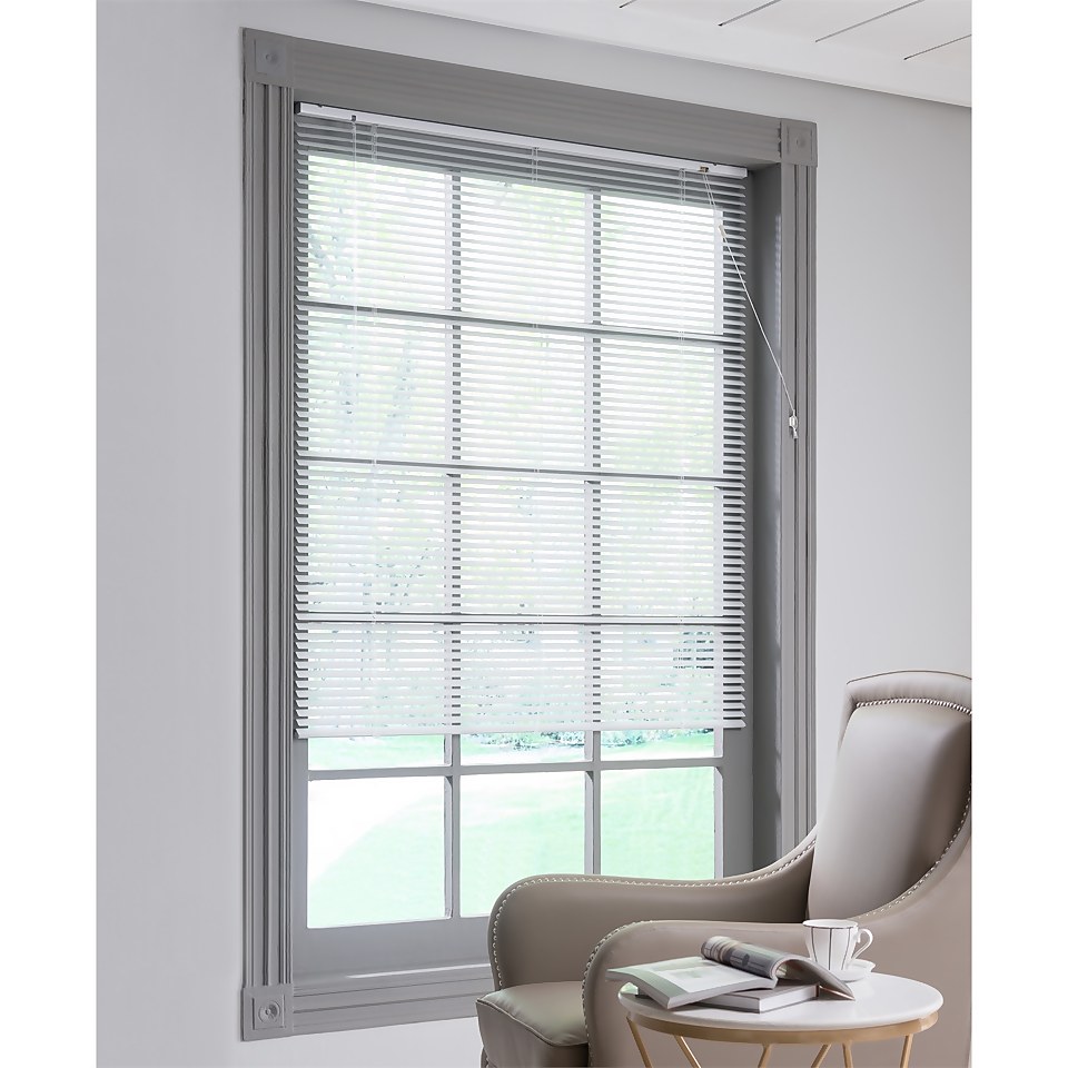 Aluminium Blind White 160x160cm Homebase
