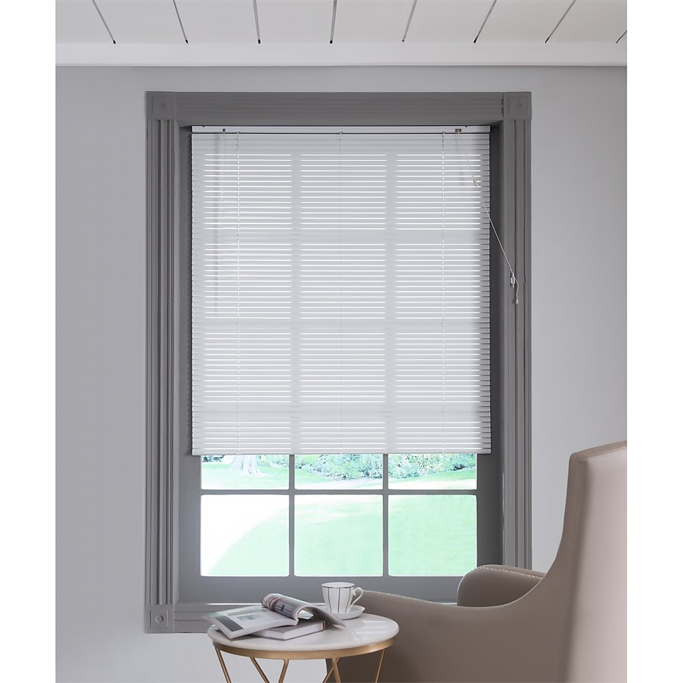 Aluminium Blind White 120x160cm Homebase