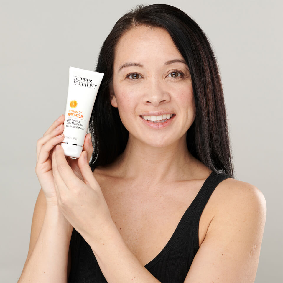Super Facialist Vitamin C+ Brighten Skin Defence Daily Moisturiser - 75ml