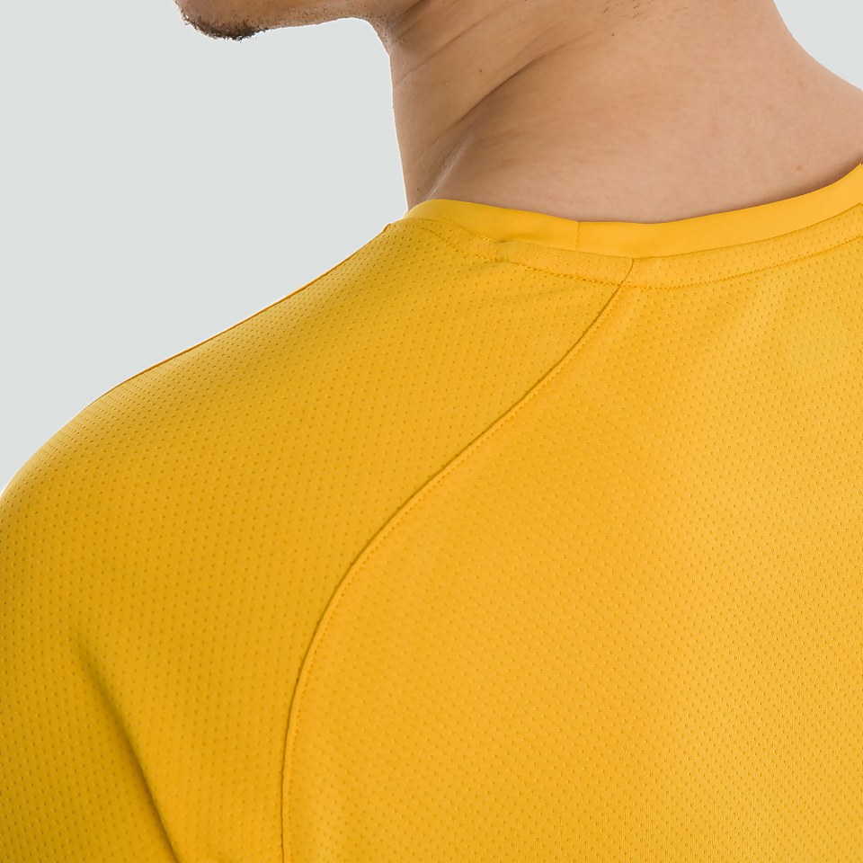 MENS VAPODRI SUPERLIGHT SOLID TEE YELLOW