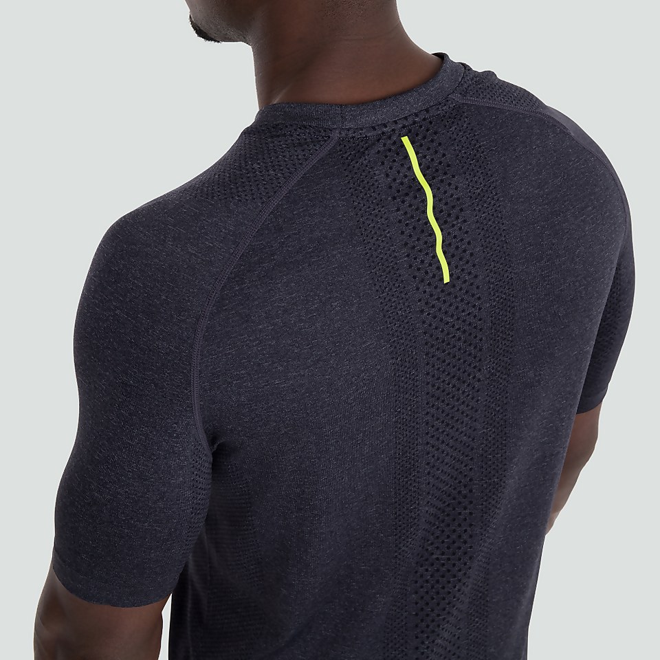 MENS IRELAND SEAMLESS TRAINING TEE BLACK