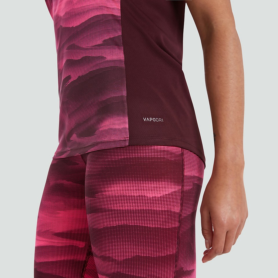 WOMENS VAPODRI SUPERLIGHT GRAPHIC TEE PURPLE