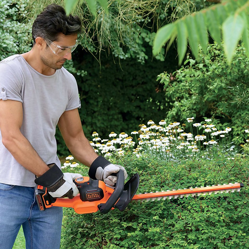 BLACK DECKER 18V Cordless Li ion 45CM POWERCOMMAND Hedge Trimmer GTC18452PC GB Homebase