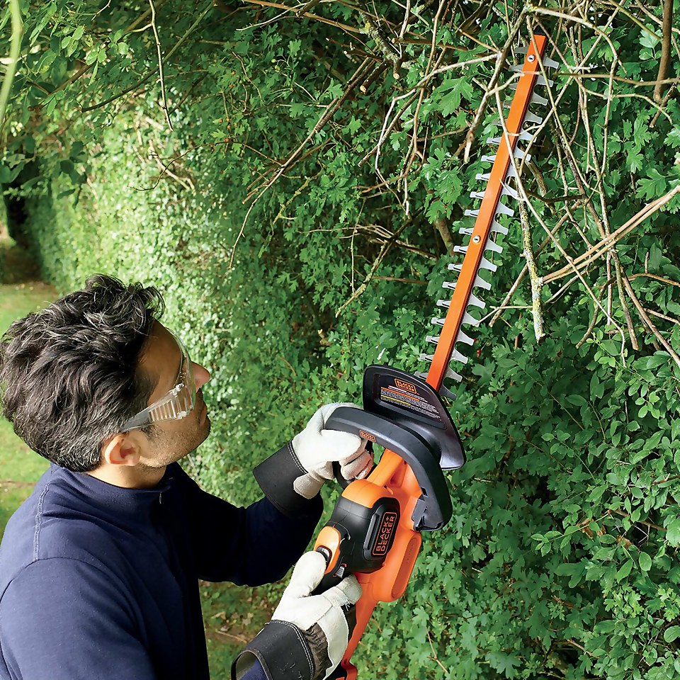 BLACK DECKER 18V Cordless Li ion 45CM POWERCOMMAND Hedge Trimmer GTC18452PC GB Homebase