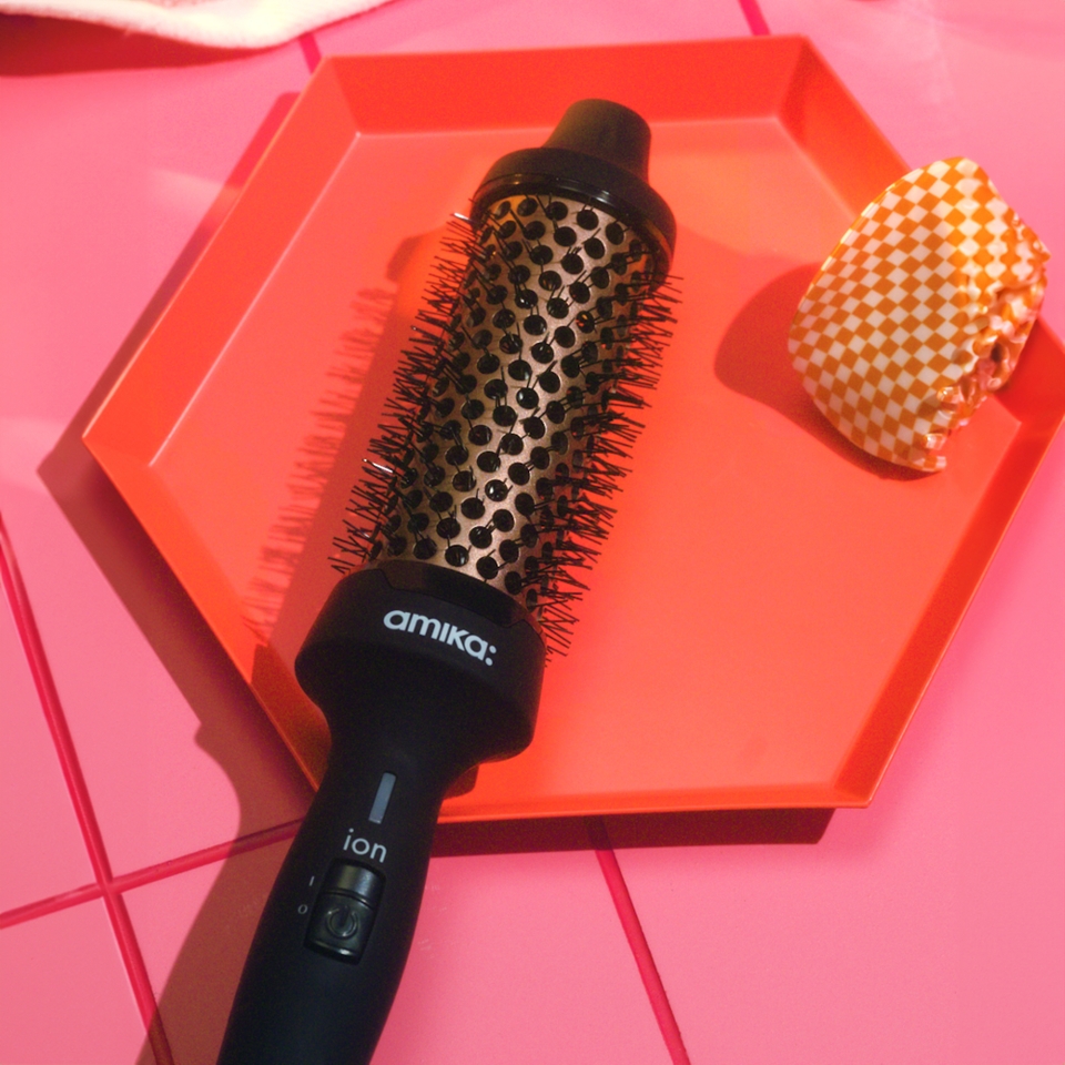 amika Blowout Babe Thermal Brush Cult Beauty