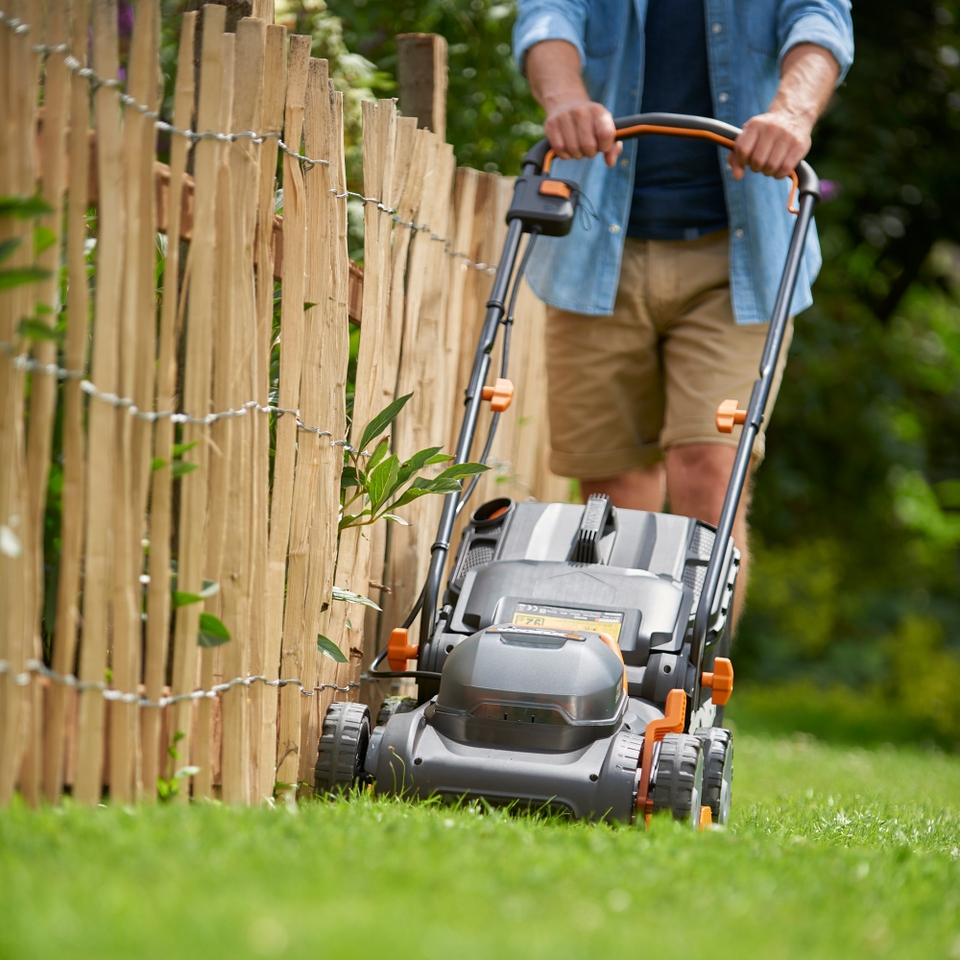 Worx 40V WG779E.2 Cordless Lawn Mower 34cm Homebase