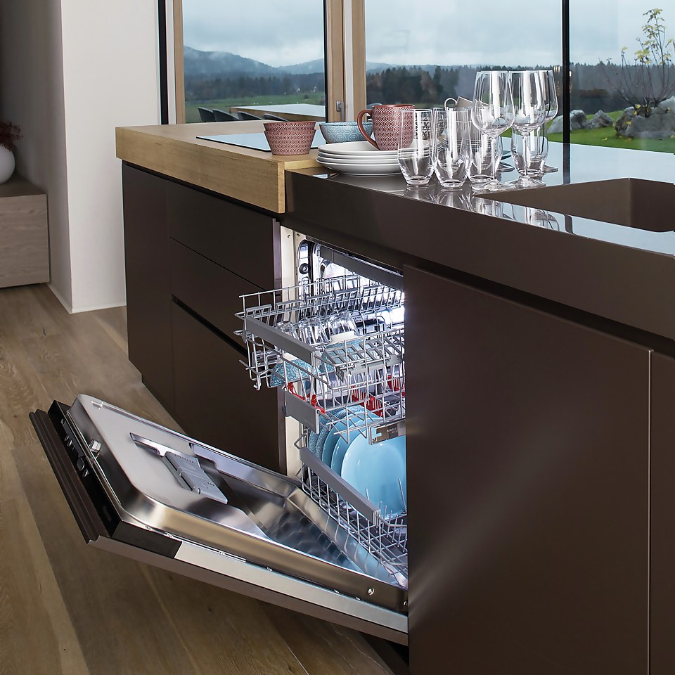 Hisense HV661D60UK Fully Integrated Standard Dishwasher Black Control Panel with Fixed Door