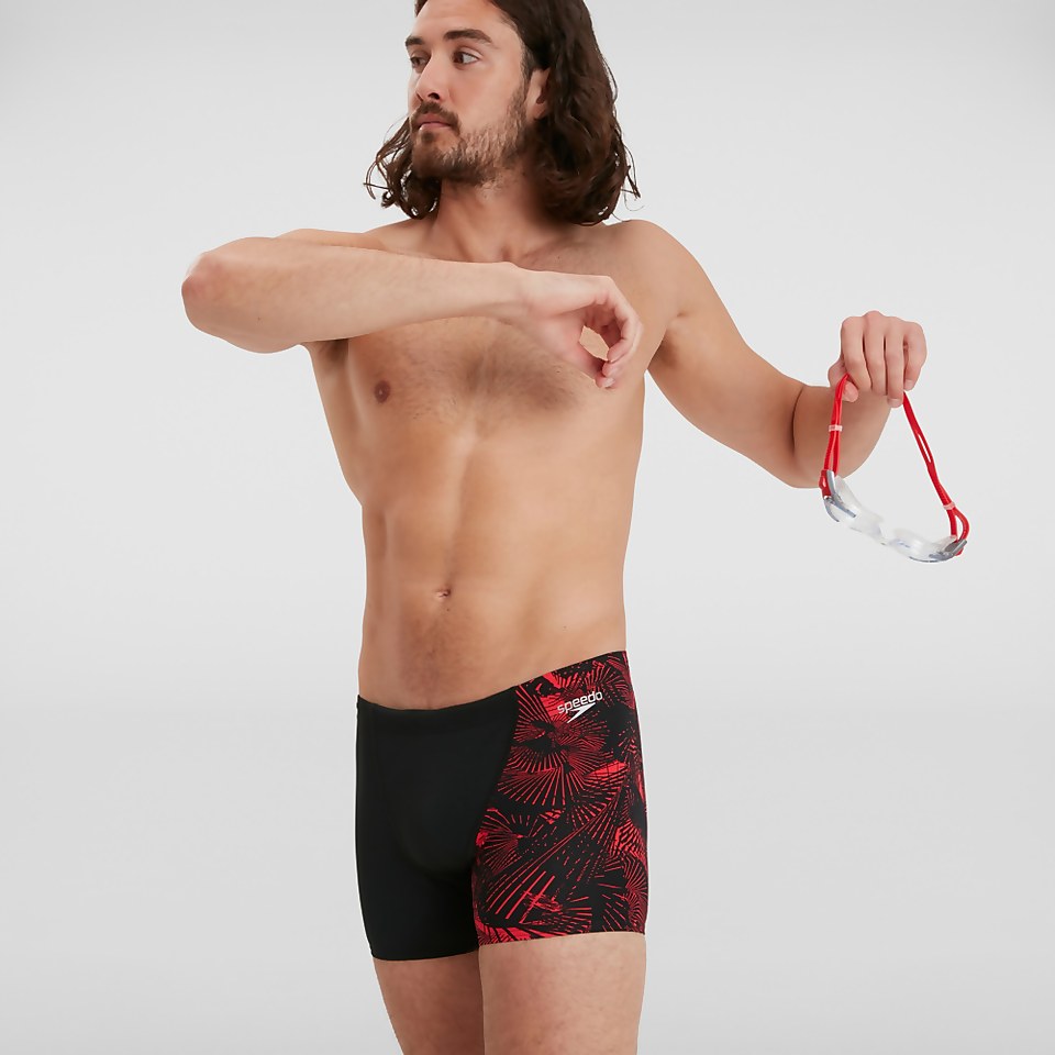 Men's Allover V-Cut Aquashort Black/Red