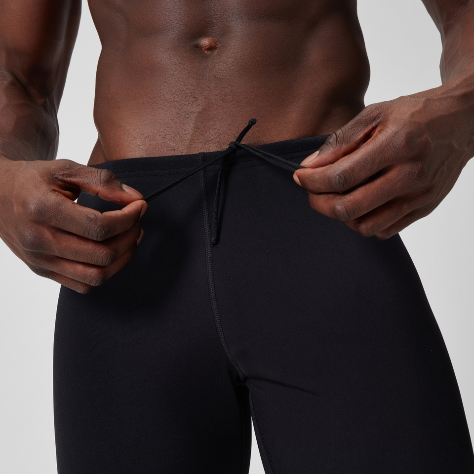 Endurance+ Mittellange Schwimmhose Schwarz für Herren