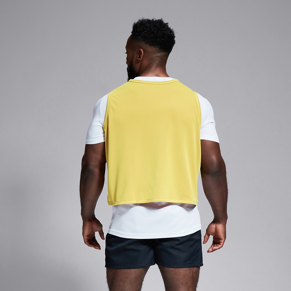 ADULT UNISEX REVERSIBLE BIB RED/YELLOW