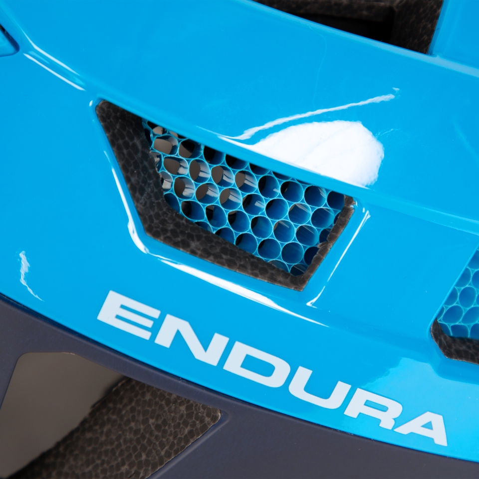SingleTrack Helm - Electric Blue