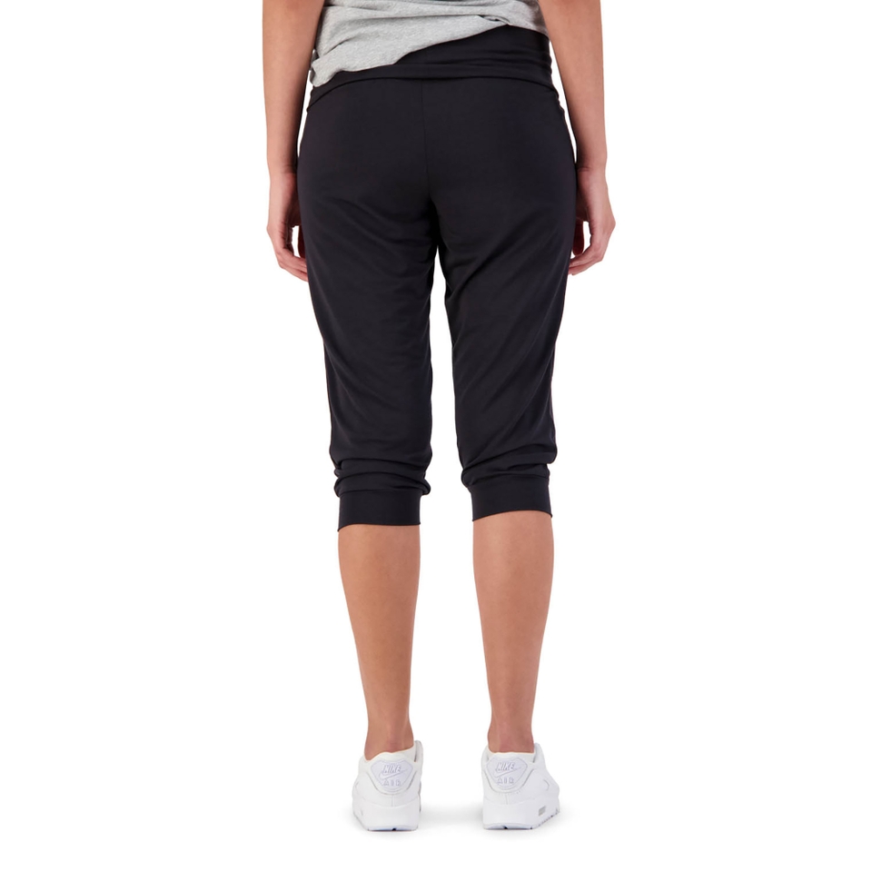 WOMEN'S 19" CUFFED CAPRI IN JET BLACK
