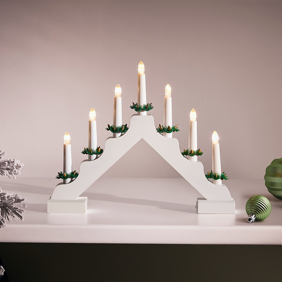 7 LED White Wooden Traditional Christmas Candle Bridge (Battery