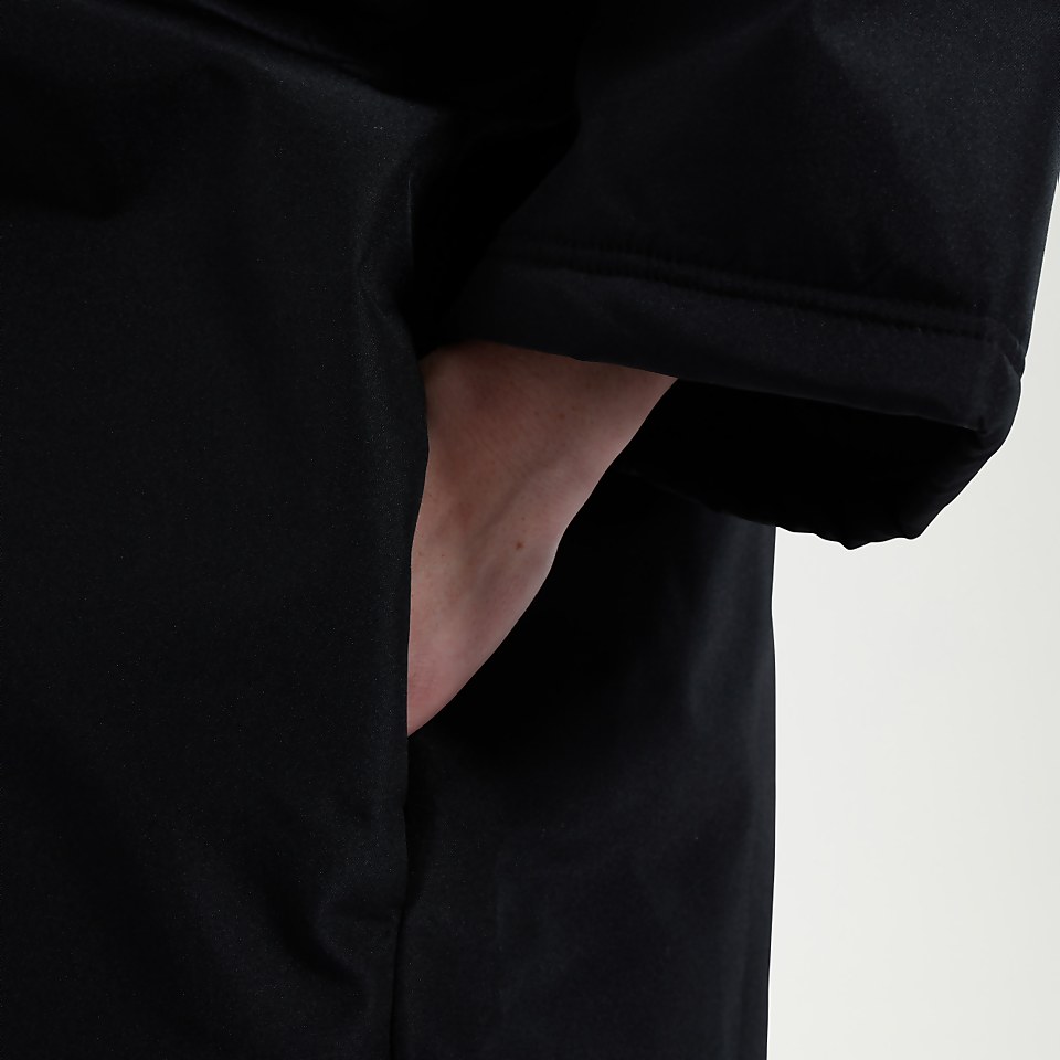 Thermal Dry Change Robe für Erwachsene in Schwarz/Rot
